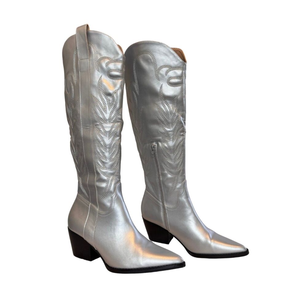 Oasis Society Silver Cowboy Boots Size 9